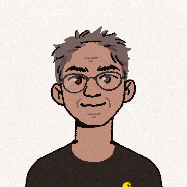 Illustration stylisée d'un homme avec des cheveux courts gris, portant des lunettes rondes et un t-shirt noir avec un logo jaune. Le dessin est minimaliste et numérique, avec des contours simples et une texture douce.